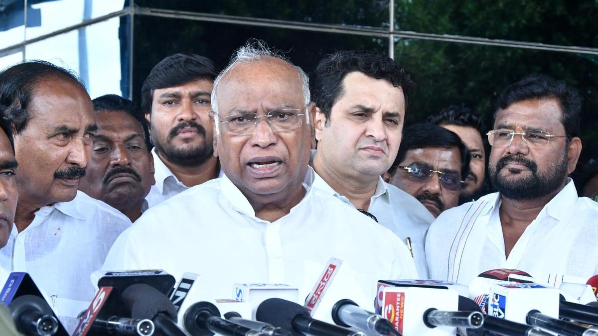 Congress Criticizes Government for Manipulating GDP Growth Figures with 'Statistical Gymnastics' Accusation
