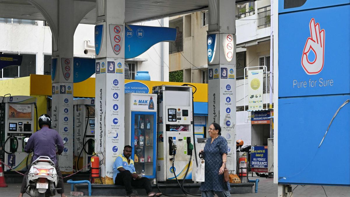 Bengaluru Drivers Concerned About Mileage and Repairs with E20 Petrol Introduction