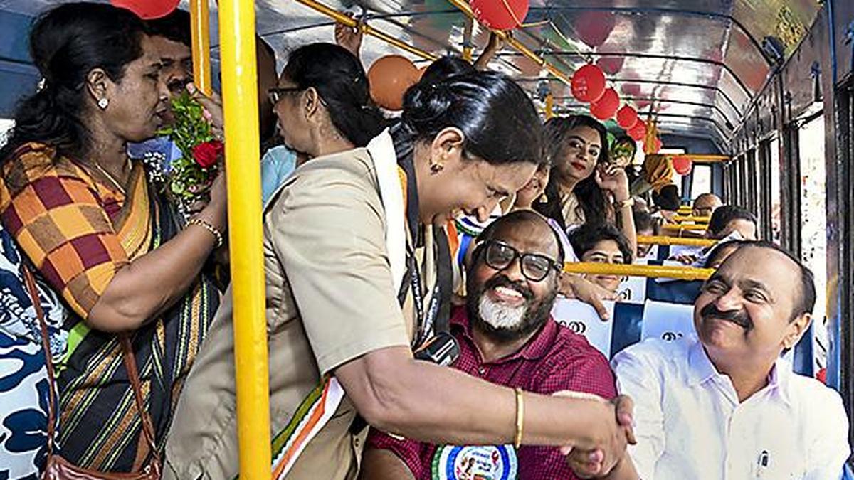 Kerala Panel Suggests Granting 'Industry Status' to Boost Private Bus Sector