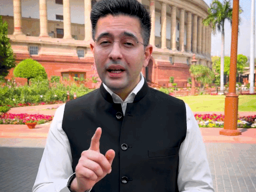 राघव चड्ढा का आरोप: पंजाब सरकार ने वोटर लिस्ट से नाम काटकर शिफ्टेड कैटेगरी में डाला