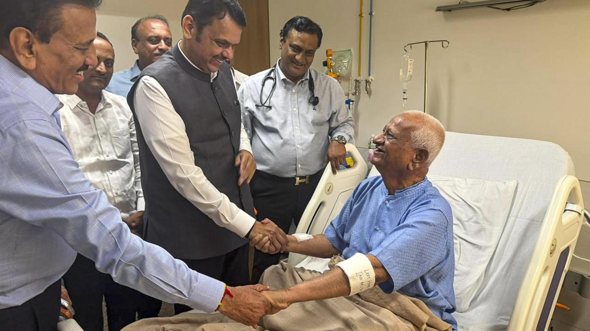 Anna Hazare's Health on the Mend; To Stay at Mumbai Hospital for Two More Days