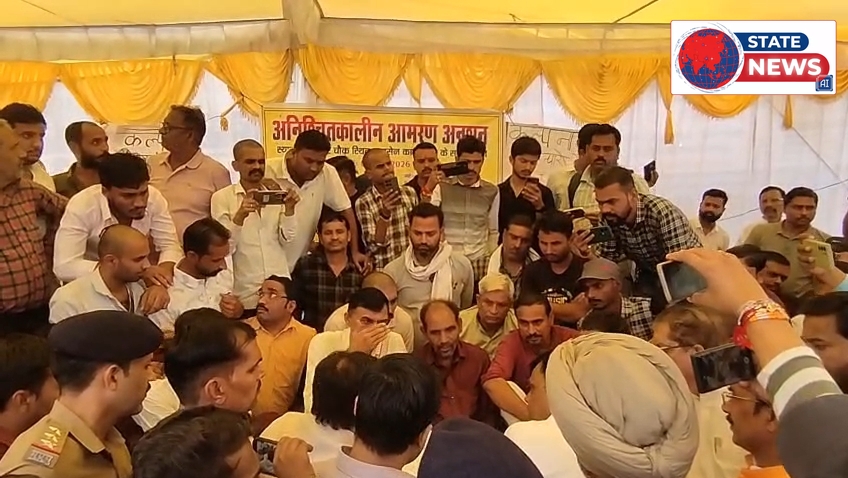 जच्चा-बच्चा की मौत पर धरना, डिप्टी सीएम पहुंचे, कार्रवाई की मांग पर पीड़ित का आरोप।