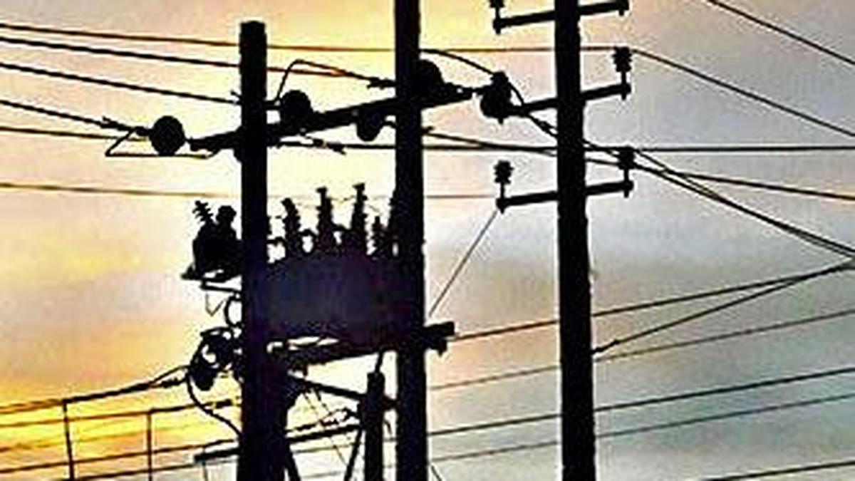 Contract Worker Electrocuted While Repairing Bescom Power Pole in Devanahalli
