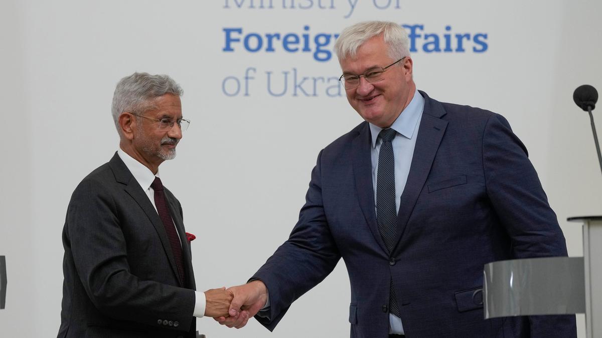 India Offers Full Support to End Russia-Ukraine Conflict: Jaishankar's Visit to Kyiv