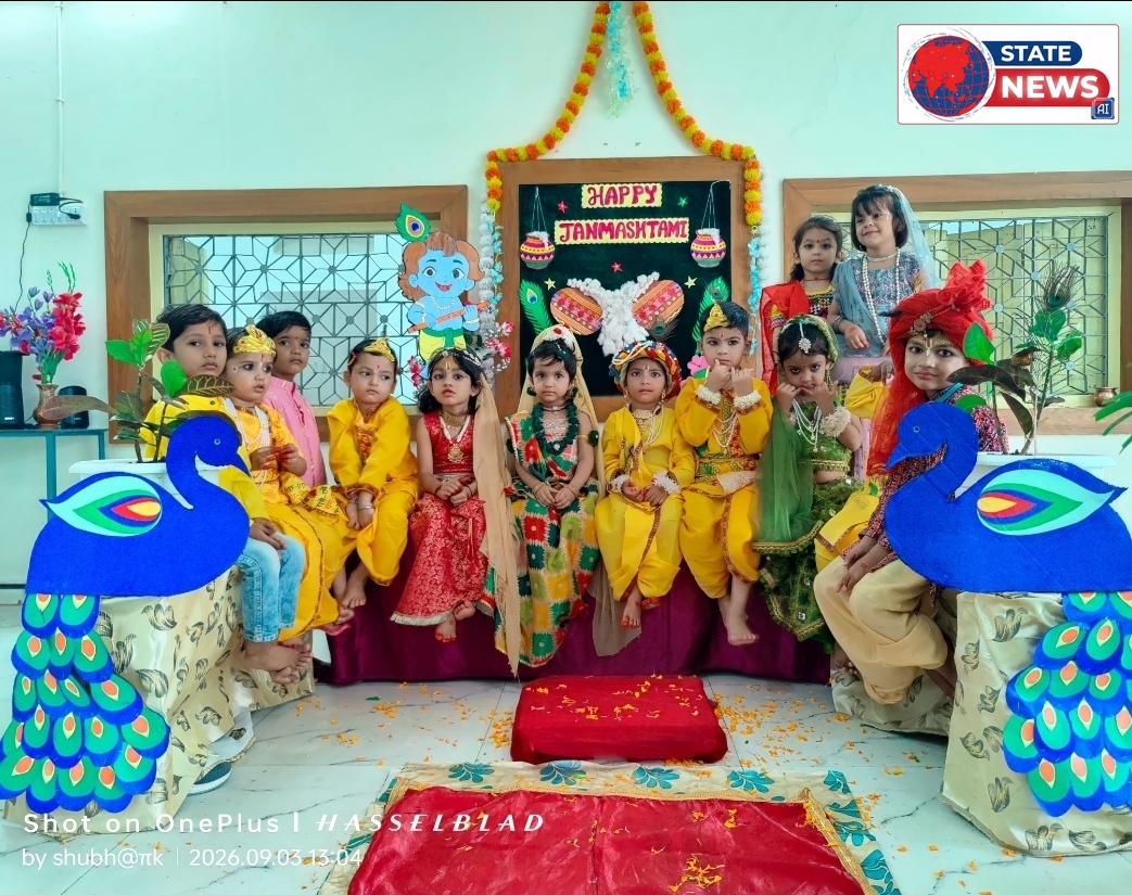 जन्माष्टमी पर निकला चल समारोह