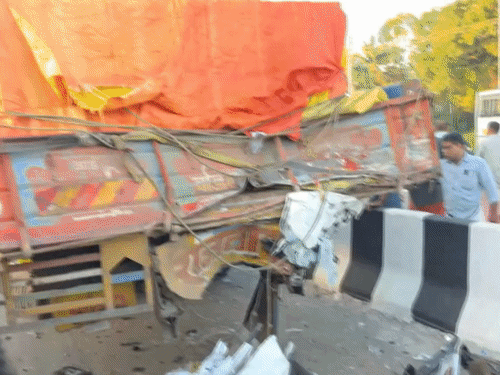 केरल में लॉरी-कार टक्कर में 8 की मौत, तमिलनाडु के छात्र शामिल