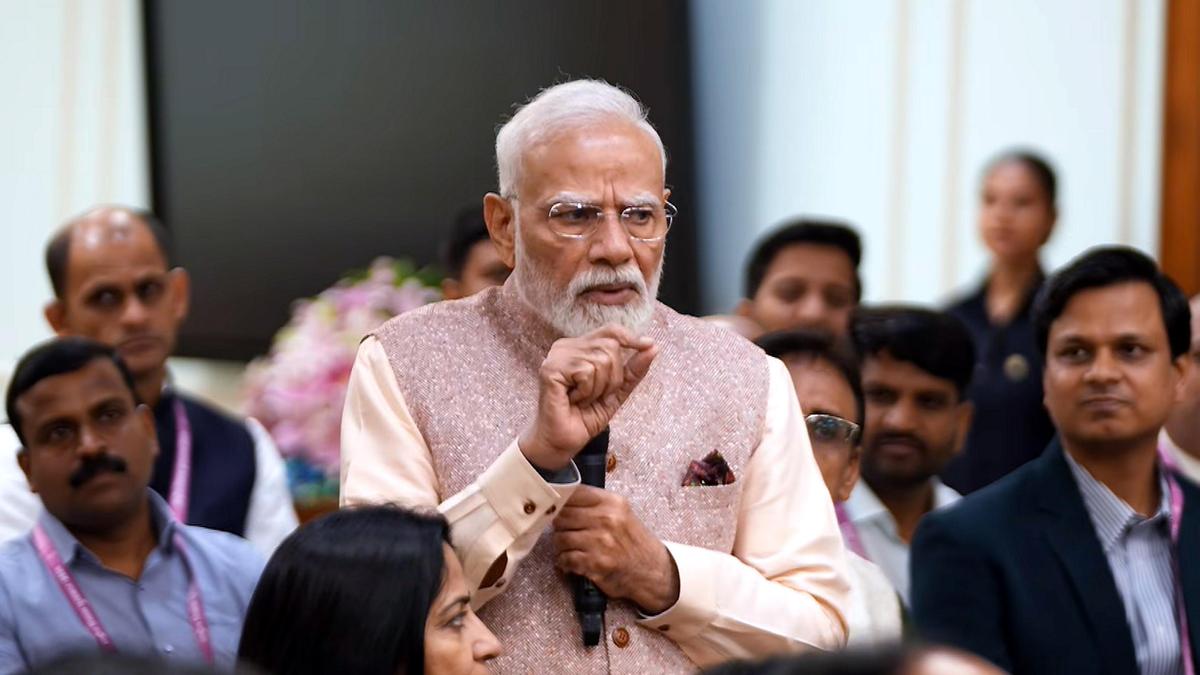 Modi Calls on Teachers to Tackle Screen Overuse and Drug Issues in Students
