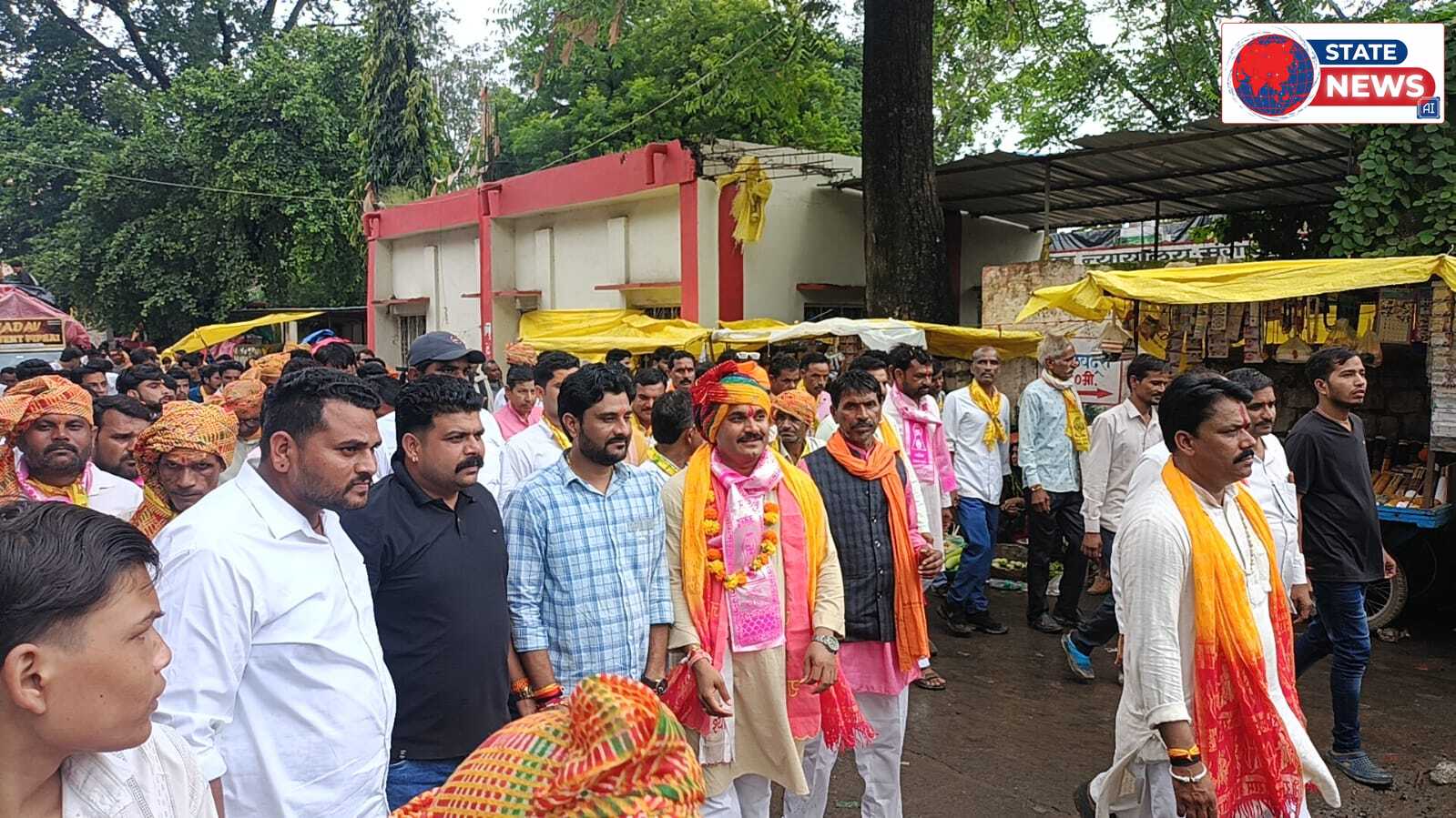 शहर में धूमधाम से निकली भगवान श्रीकृष्ण की झांकी और शोभायात्रा