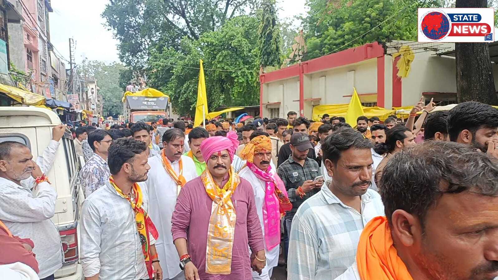शहर में धूमधाम से निकली भगवान श्रीकृष्ण की झांकी और शोभायात्रा