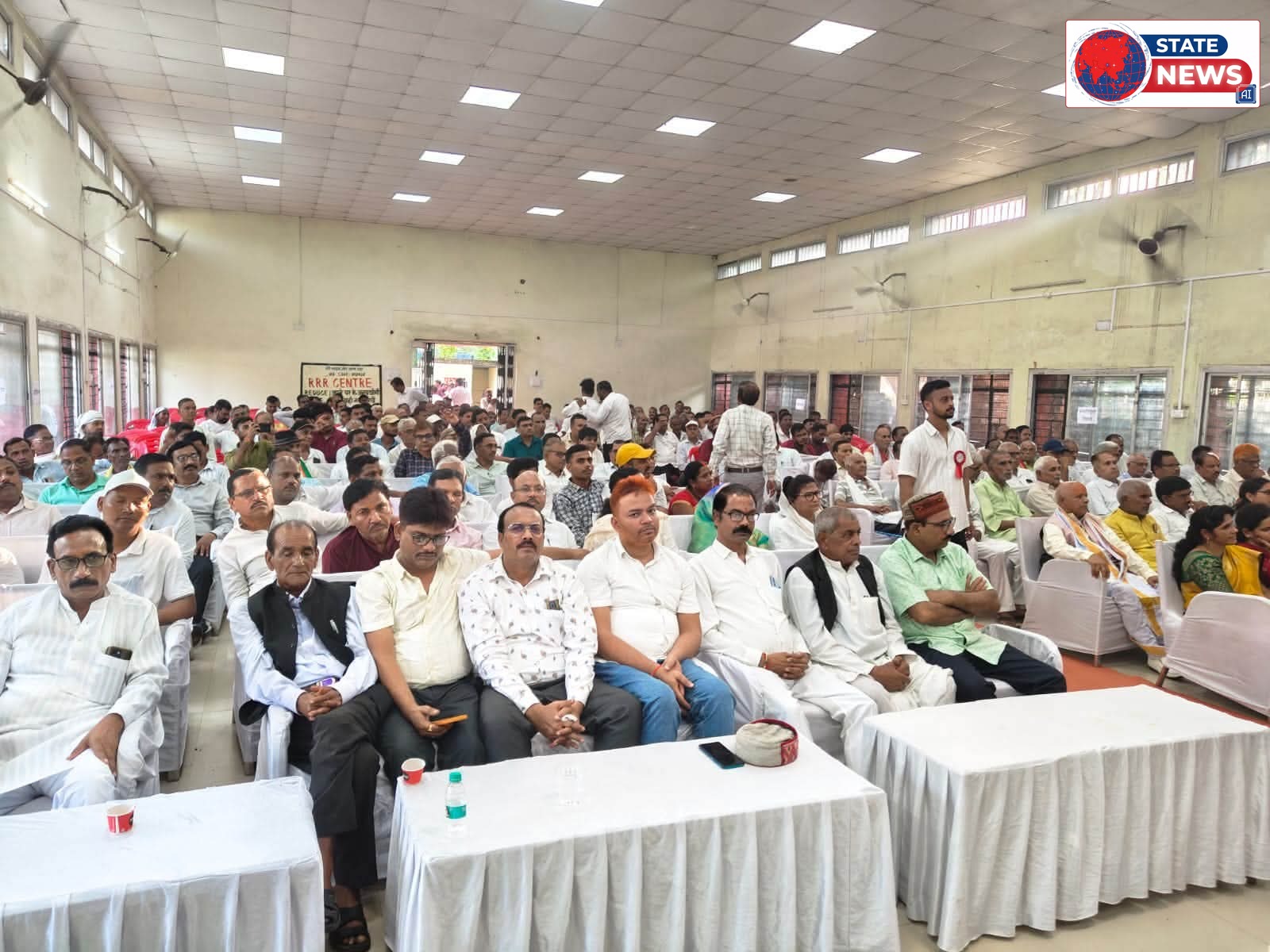 गुरुओं के सम्मान में सजा बैढ़न, कमलेश्वर पटेल ने शिक्षकों का किया अभिनंदन