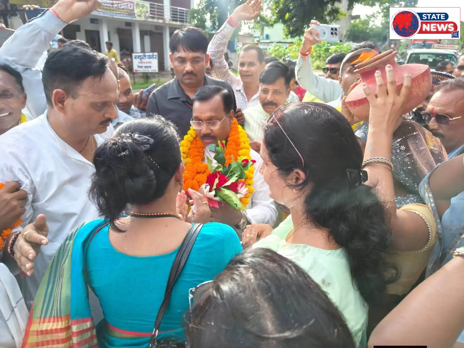 जन-जन का स्नेह, कांग्रेस परिवार का सम्मान—कमलेश्वर पटेल जी का आत्मीय स्वागत