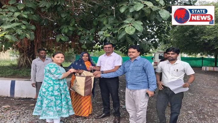 पन्ना में जिला प्रशासन की सराहनीय पहल, अतिवर्षा प्रभावितों को मिला राशन
