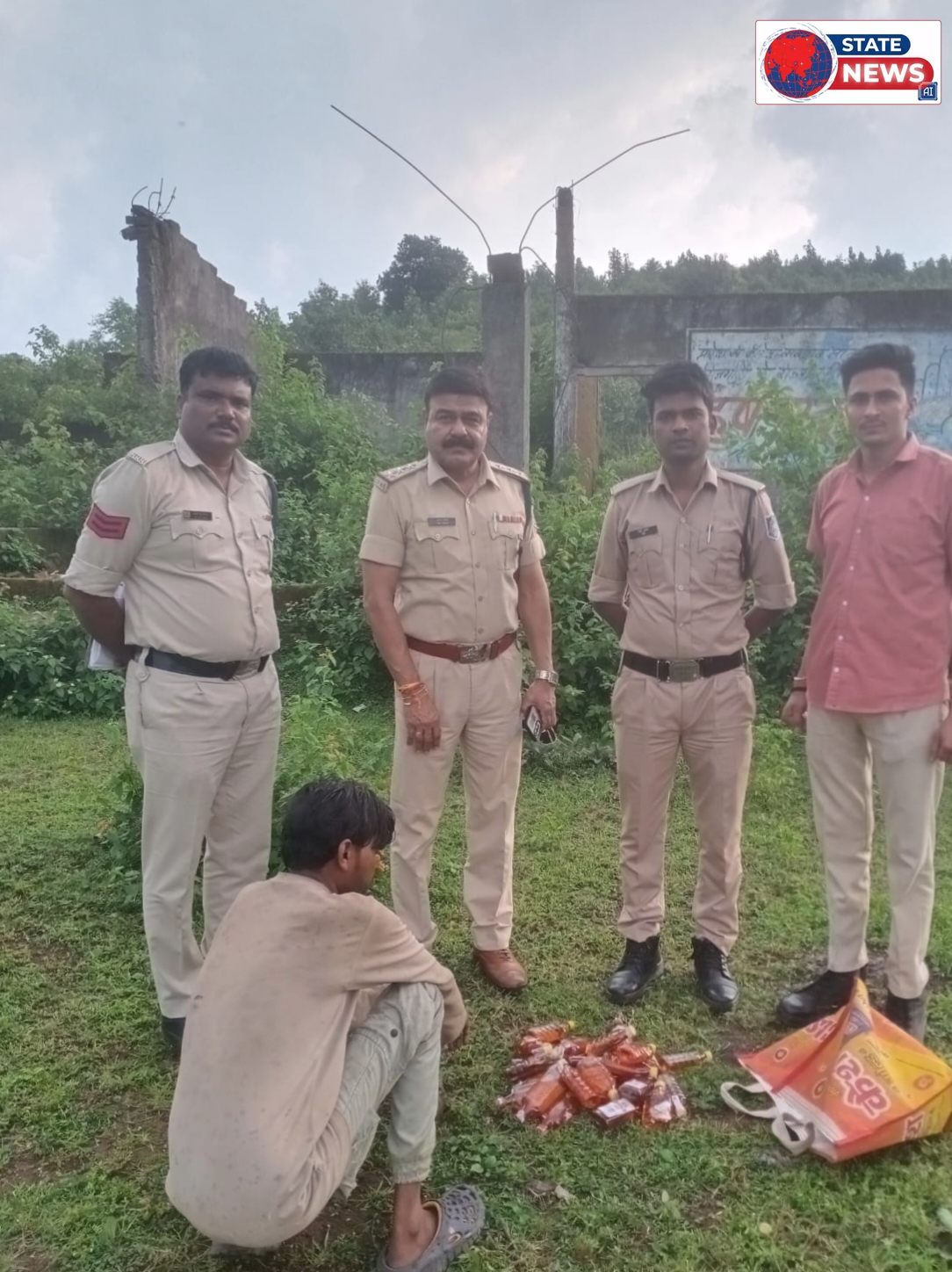 केसली पुलिस की अवैध शराब माफियाओं पर कार्रवाई, 3 आरोपी गिरफ्तार; मदिरा जब्त