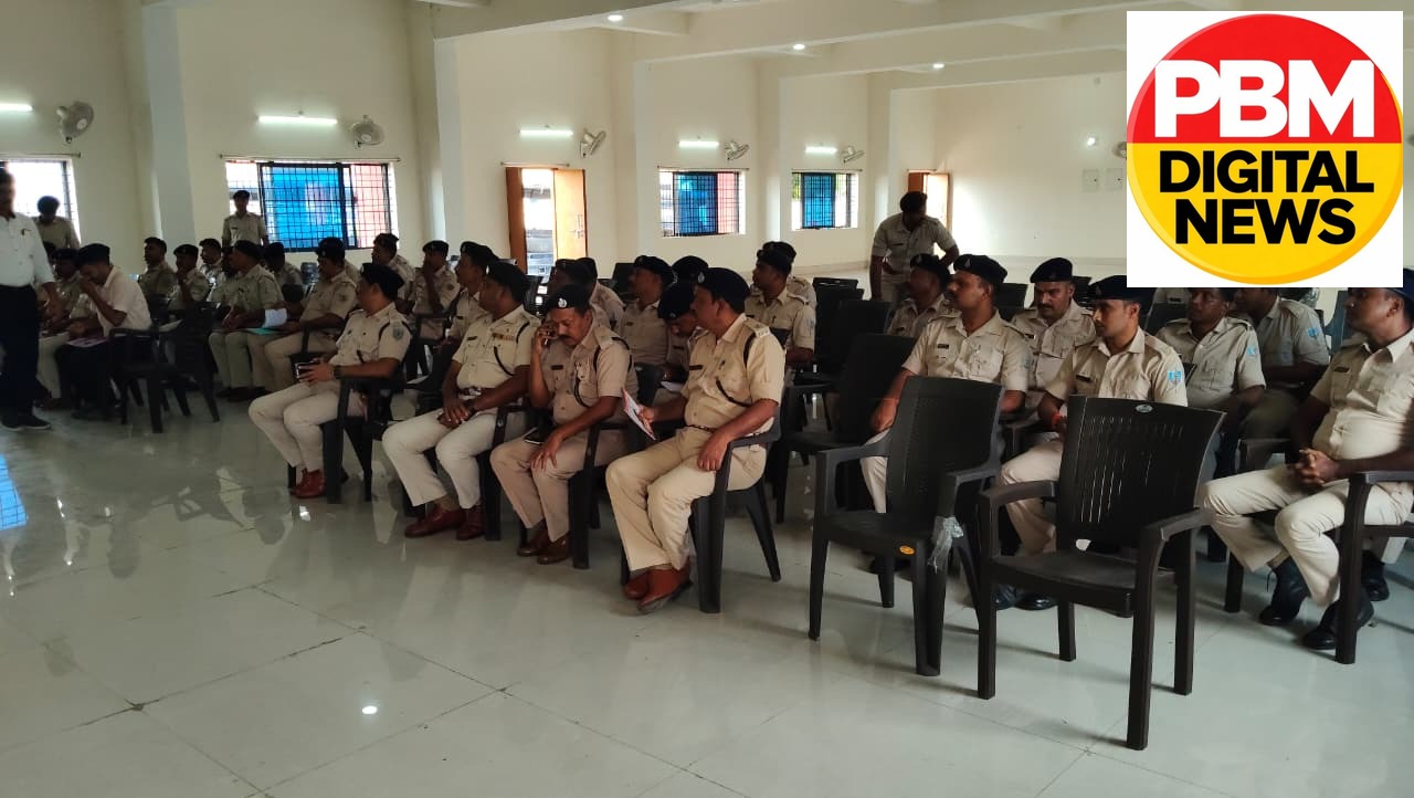 🚨*जामताड़ा एसपी शंभू कुमार सिंह की अध्यक्षता में मासिक अपराध गोष्ठी संपन्न, साइबर अपराधियों और वारंटियों पर नकेल कसने का सख्त निर्देश*