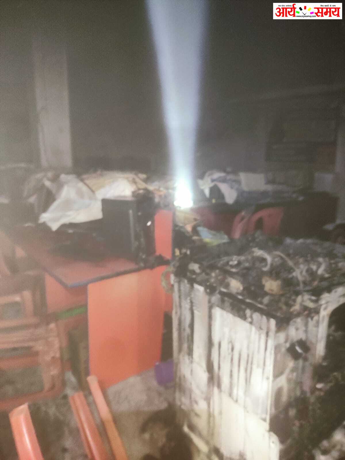 Jabalpur News: प्राची कंप्यूटर ट्रेनिंग सेंटर में लगी आग, समय पर पहुंची डायल-100 और फायर ब्रिगेड ने पाया काबू