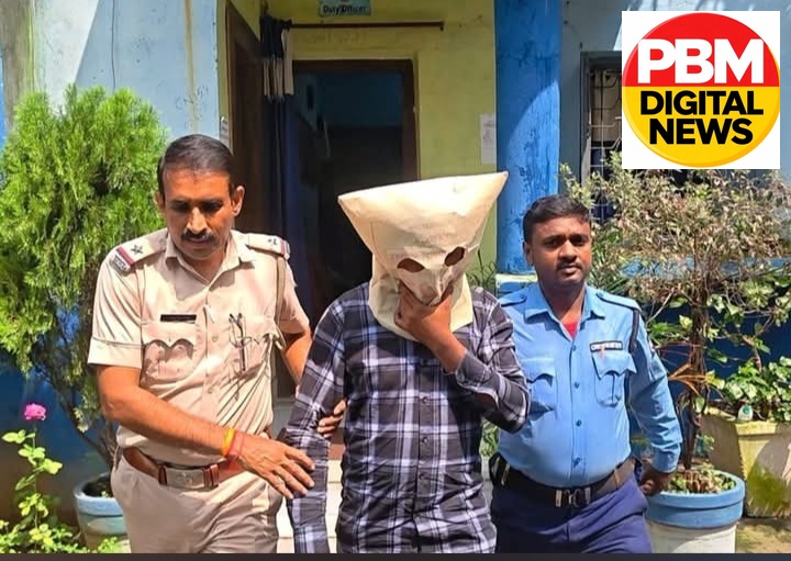 🕹*आसनसोल/कल्याणेश्वरी: एलोकुएंट स्टील प्लांट कर्मी की बीच सड़क गुंडागर्दी, मिनीबस चालक को बेरहमी से पीटा, वीडियो viral,  हुआ गिरफ्तार*