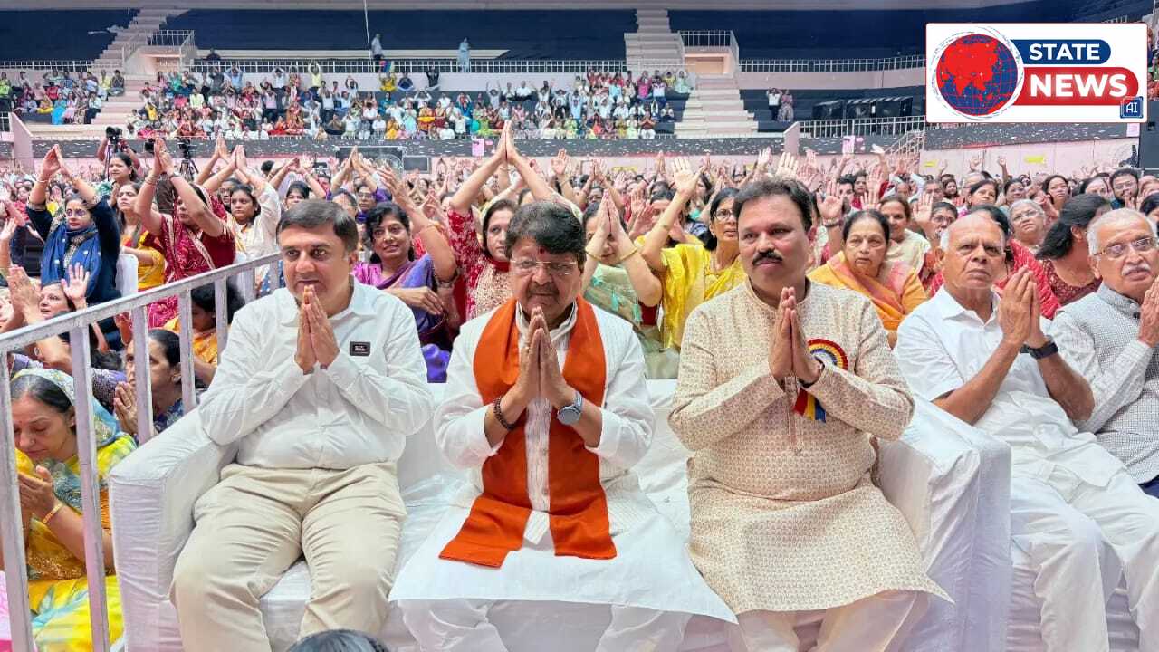 ब्राम्ही लिपि के सम्मान से जागी संस्कृति की अलख, मंत्री कैलाश विजय वर्गीय एवं तुलसी सिलावट ने लिया गुरुदेव का आशीर्वाद 