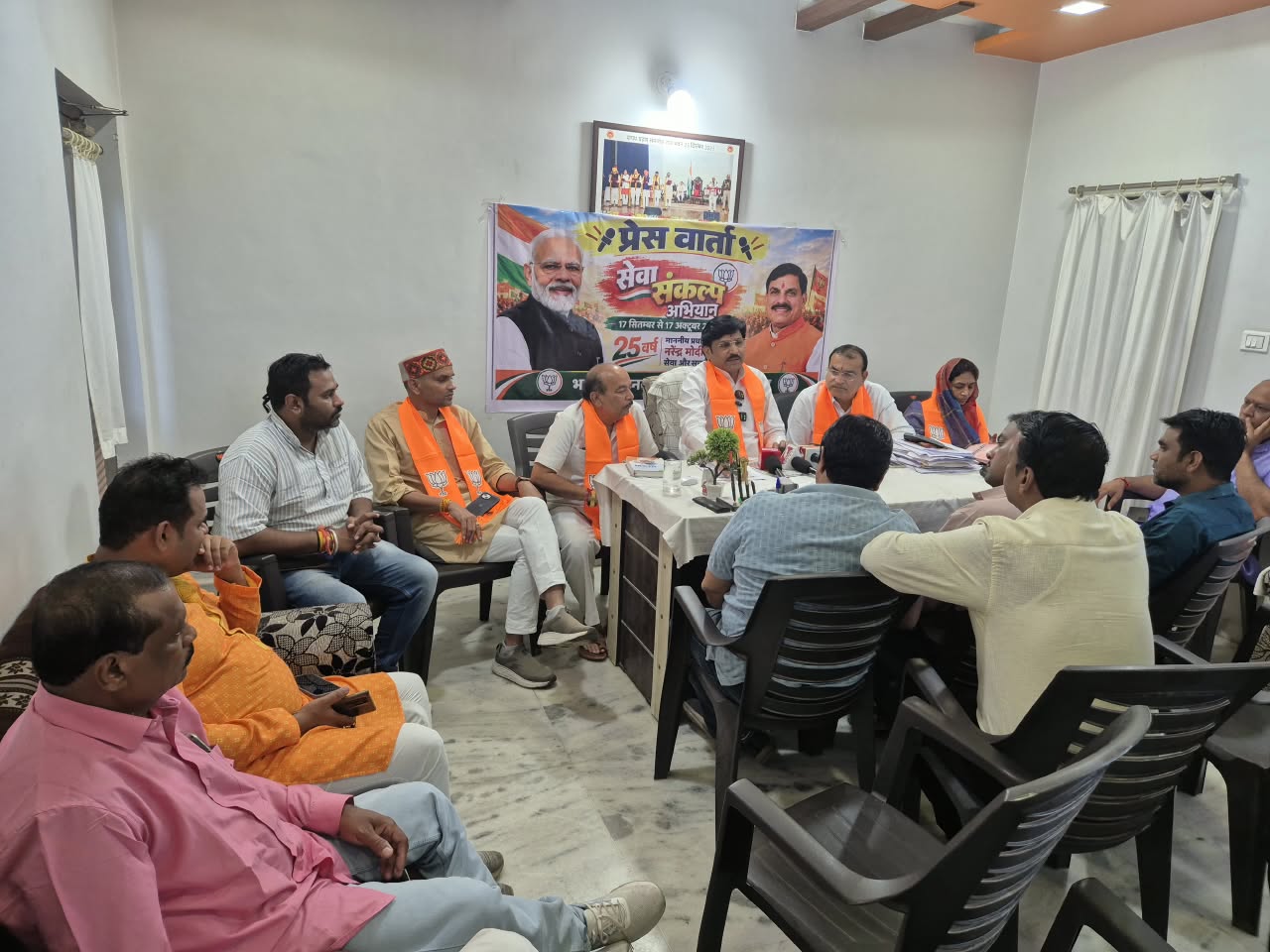 प्रधानमंत्री नरेंद्र मोदी के25वर्षों की जनसेवा को जनजन तक पहुंचाएगा सेवा संकल्प अभियान- डाॅ सुमेर सिंह सोलंकी भाजपा प्रदेश महामंत्री डाॅ सुमेर सिंह सोलंकी ने पत्रकार वार्ता को किया संबोधित,17सितंबर 2026 से17 अक्टूबर तक