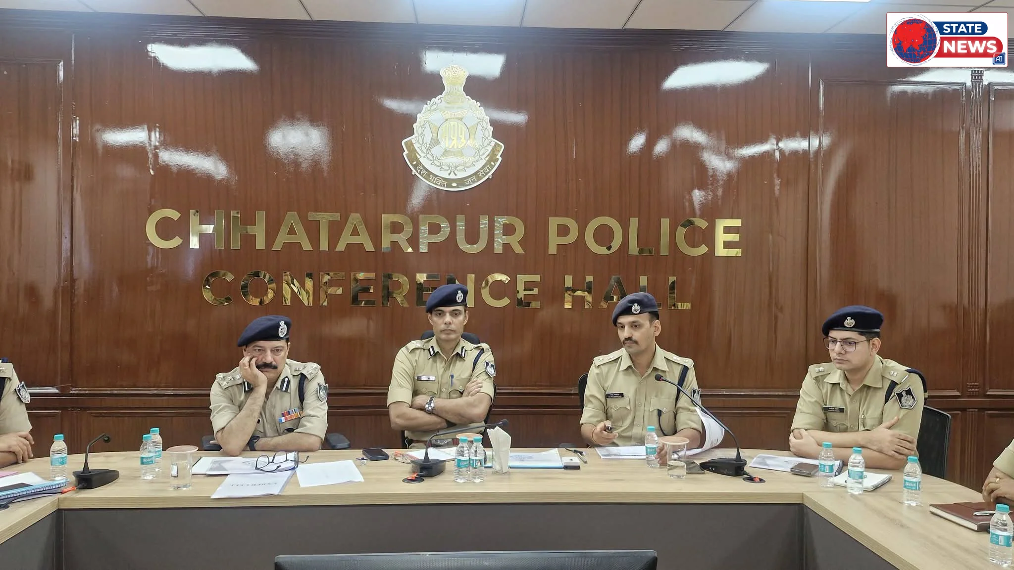 पुलिस महानिरीक्षक सागर जोन द्वारा पुलिस कंट्रोल रूम में ली गई प्रस्तावना एवं समीक्षा बैठक- 