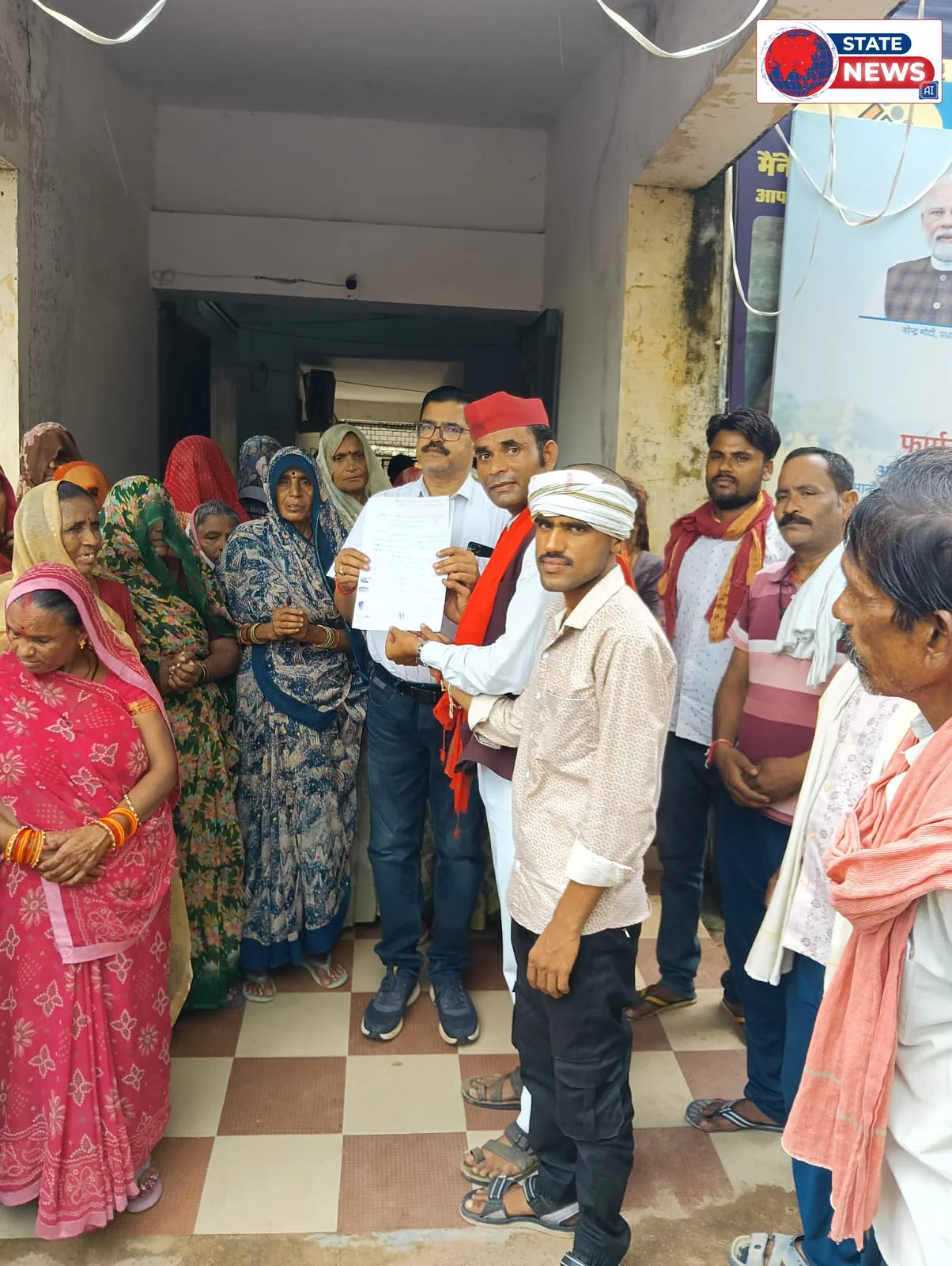 दो साल से मेहनताना नहीं मिला, स्व सहायता समूह की महिलाओं ने तहसीलदार को सौंपा ज्ञापन