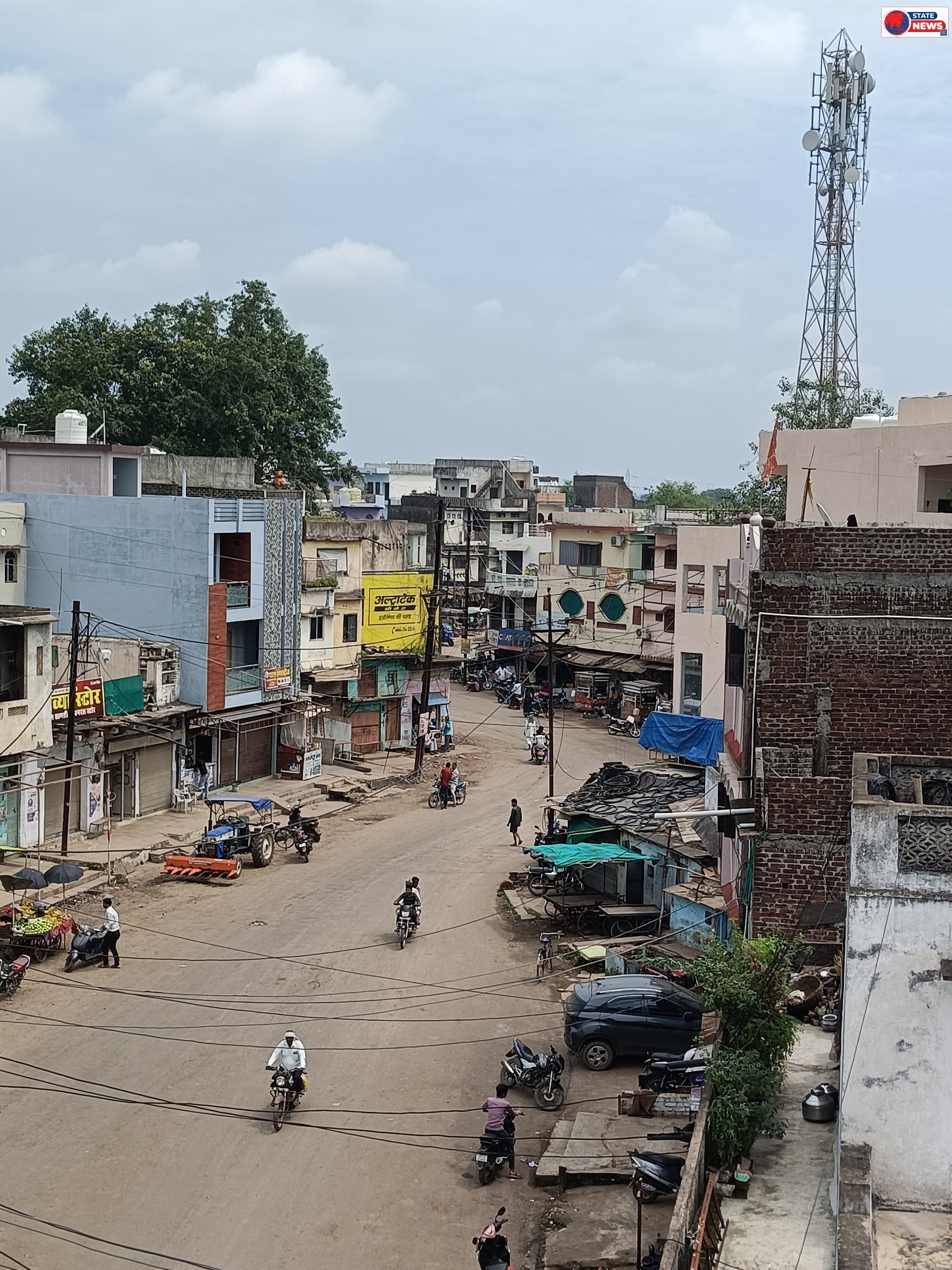 मुआवजा मिलने के बाद अधूरी सड़कें रह गई मालथौन बीना मार्ग 