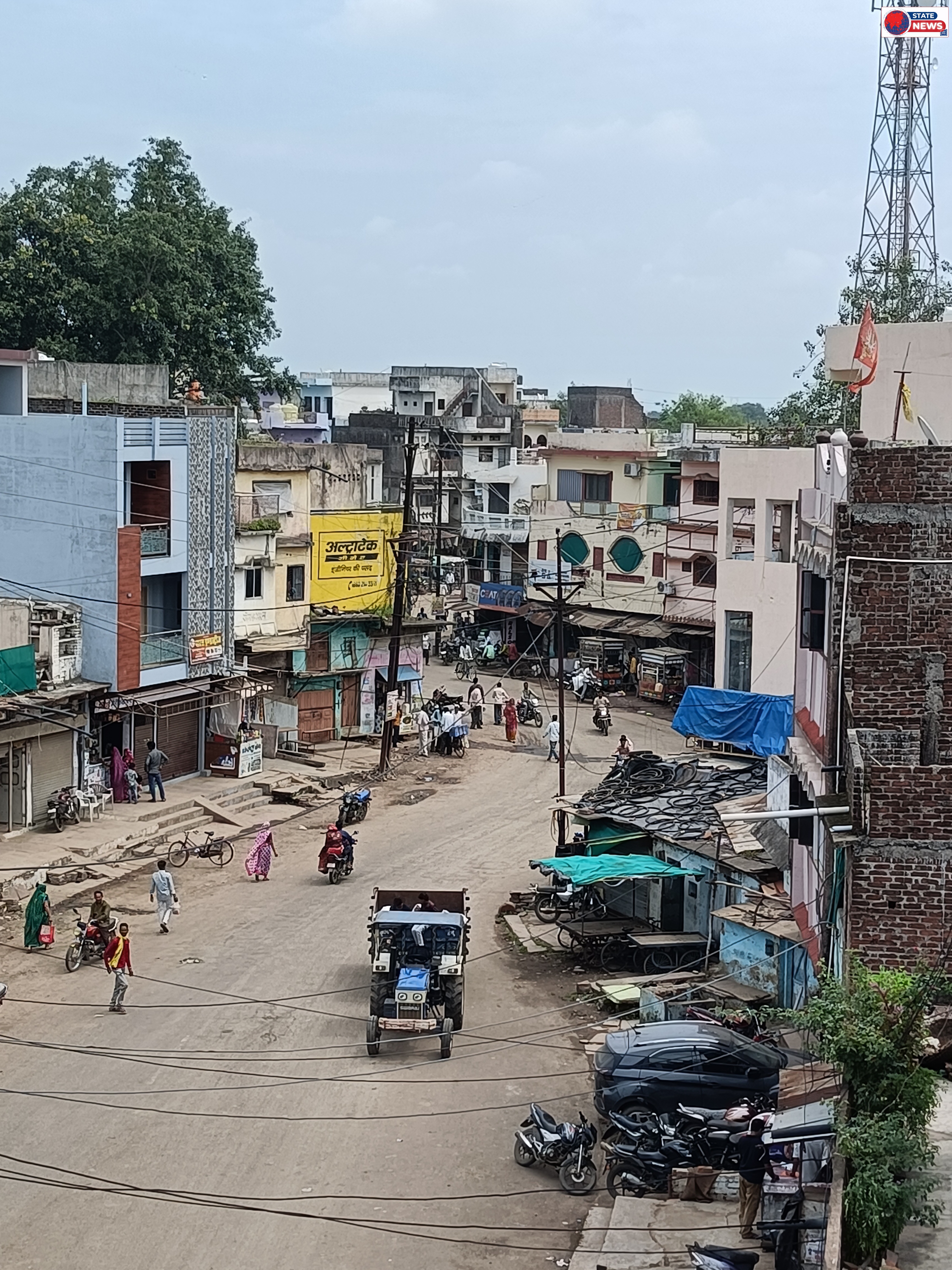 मुआवजा मिलने के बाद अधूरी सड़कें रह गई मालथौन बीना मार्ग 