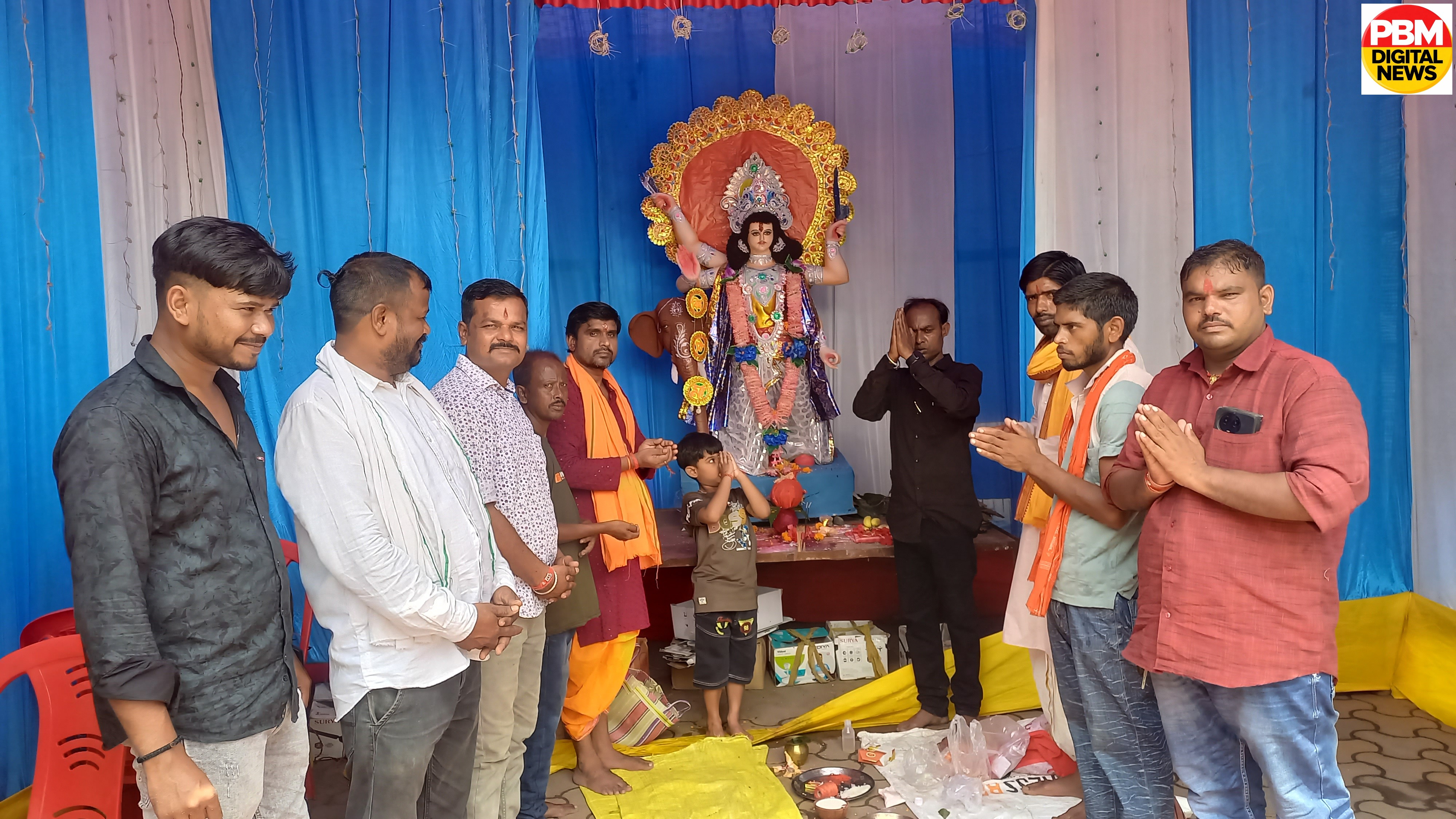 📍*मिहिजाम चित्तरंजन रेलवे स्टेशन के निकट फोर व्हीलर स्टैंड में 31वें वर्ष विश्वकर्मा पूजा की भव्य धूम*