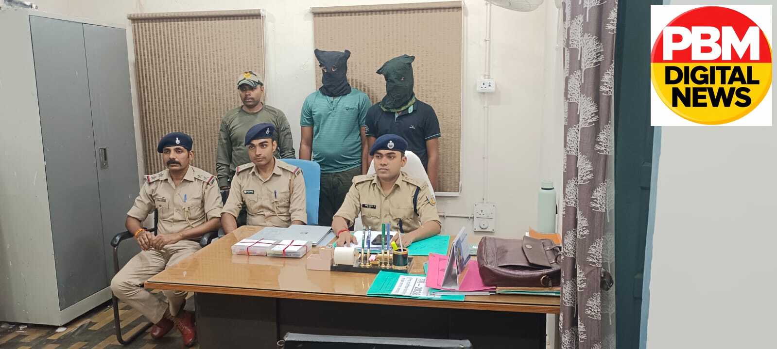 🚨 *ब्रेकिंग | RTO E-CHALLAN के नाम पर फर्जी APK भेजकर साइबर ठगी!
जामताड़ा पुलिस ने दो आरोपियों को रंगे हाथों पकड़ा | PBM Digital News Network*