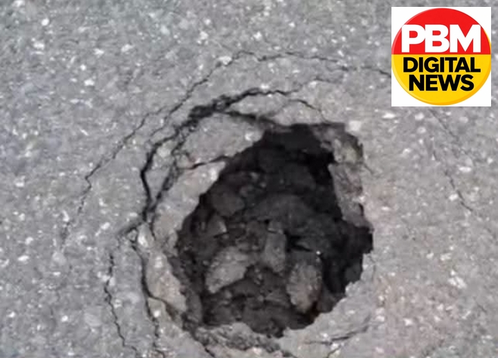 🚨*राष्ट्रीय राजमार्ग पर फिर धंस! एथोड़ा ब्रिज के पास एनएच-19 पर अचानक गहरा गड्ढा, यातायात में दहशत*