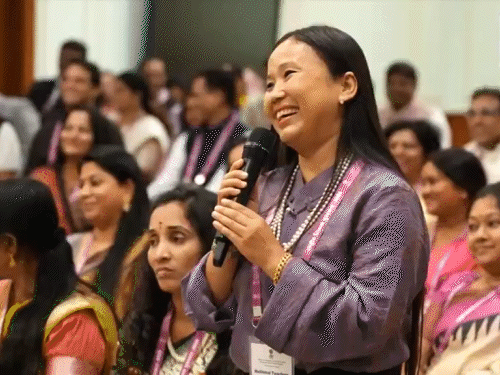 मोदी ने शिक्षकों से मांगे बातचीत के टिप्स, महिला टीचर ने कहा- आत्मविश्वास जरूरी