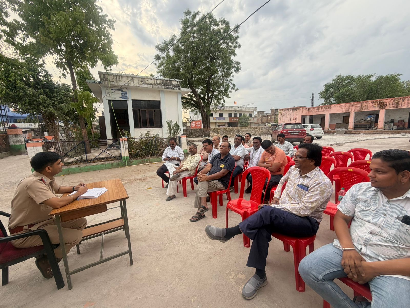 गैस-पेट्रोल अफवाहों पर पुलिस सख्त, कालाबाजारी करने वालों की खैर नहीं : थानाधिकारी स्वागत पांड्या