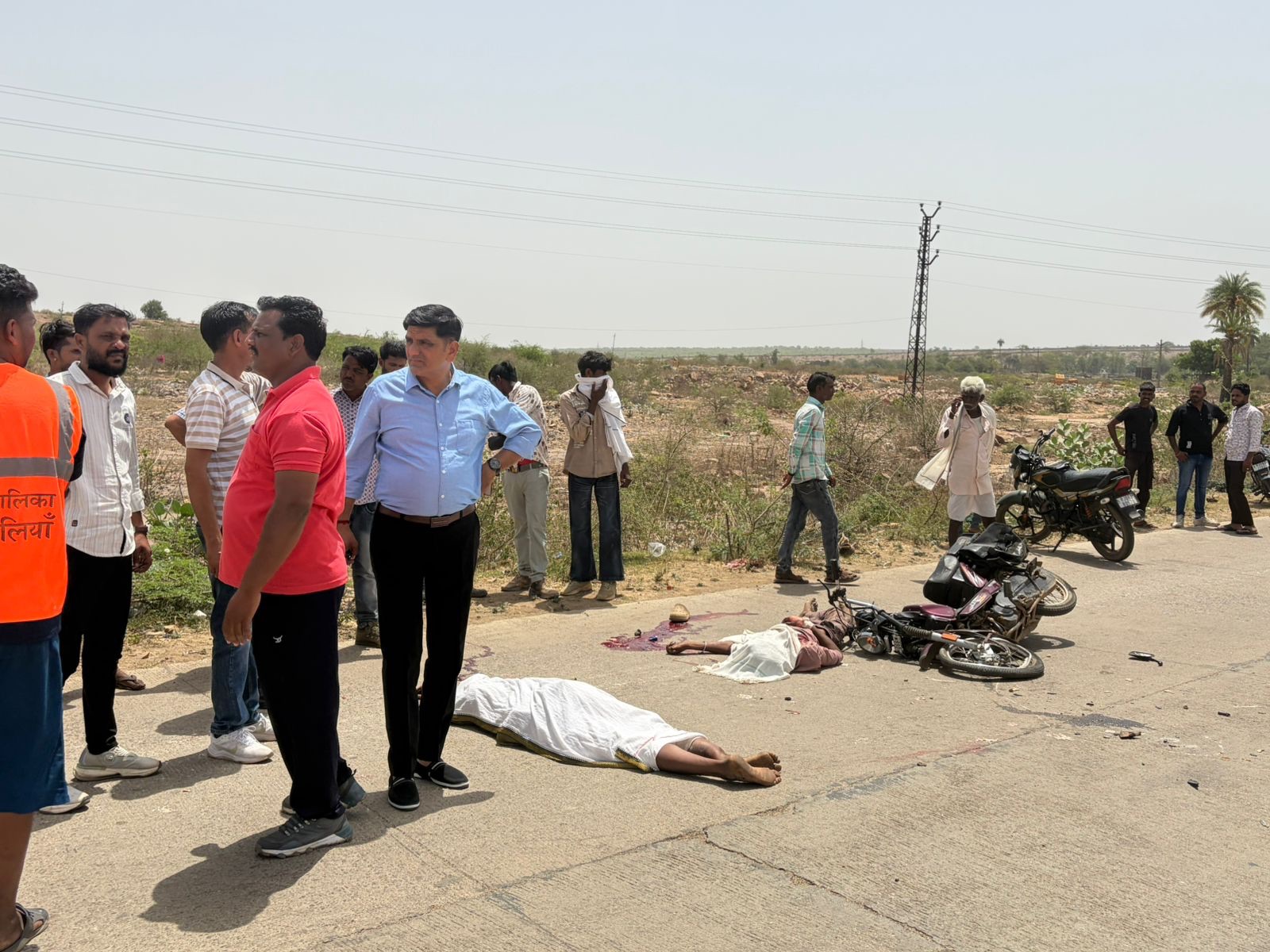 बिजोलिया में पत्थरों से भरी ट्रॉली बनी काल, मोपेड सवार दो युवकों ने मौके पर तोड़ा दम