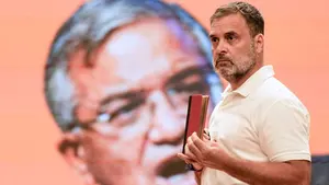 राहुल गांधी के आरोपों के बीच वोटर लिस्ट में नाम हटाने की प्रक्रिया पर सवाल क्या वोटर डेटा सुरक्षित है या नहीं