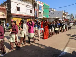 लटेरी में निकली कलश यात्रा, गुलाब वाटिका मे भागवत कथा की शुरूआत