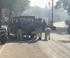 पृथ्वीपुर के सांदीपनी विद्यालय में बच्चों ने धक्का देकर स्टार्ट की वाहन, वायरल वीडियो ने खोली परिवहन विभाग की पोल  