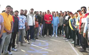 जैसीनगर में क्रिकेट महाकुंभ का शुभारंभ 