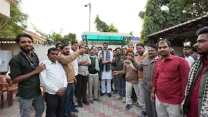 बिलहरा में अस्थाई दुकानदारों को मिली स्थाई पक्की दुकाने, मंत्री राजपूत ने किया दुकानदारों को चाबी वितरण