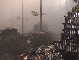 पश्चिम बंगाल में दो गोदामों में आग, 8 की मौत:कई मजदूर लापता,...