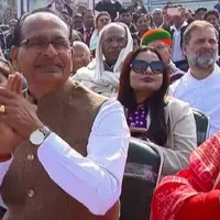 गणतंत्र दिवस पर राहुल-खड़गे तीसरी लाइन में बैठे दिखे:कांग्रेस का मोदी-शाह पर...