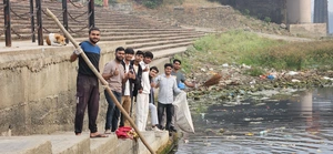 विदिशा:- गणतंत्र दिवस पर युवाओं ने अपना दिन बेतवा नदी को किया समर्पित 