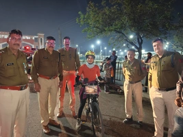 भारत यात्रा पर निकली आशा मालवीय साइकिल से नारी शक्ति देशभक्ति और अदम्य साहस का संदेश देने पूरे देश का करेगी सफर