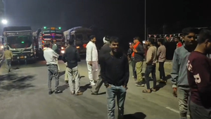 नेशनल हाईवे 30 पर अवैध वसूली का काला खेल: प्रशासन की नाक...