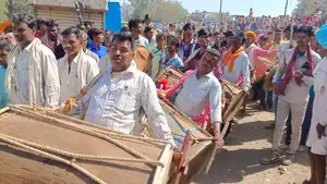 राजगढ़ में छाया भगोरिया का रंग, मादल की थाप पर झूमें आदिवासी समाजजन