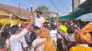 गुमानपुरा के भगोरिया में उमड़ी भीड़,  मांदल की थाप पर जमकर थिरके आदिवासी