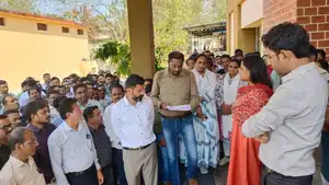 सरदारपुर में पटवारी संघ ने अपनी लंबित मांगो को लेकर एसडीएम को सौपा ज्ञापन