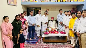 आलोट में संत लोकेशानंद महाराज का भव्य आगमन: जगह-जगह हुआ स्वागत, आशीर्वचन सुनने उमड़ी भक्तों की भीड़