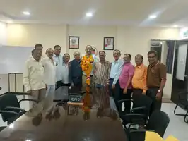 सेवानिवृत कर्मचारी संगठन के सदस्य नव नियुक्त नेपा मिल सी ए डी से मिले