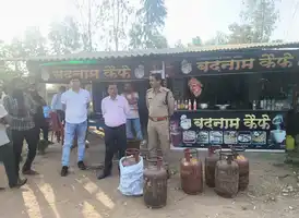 त्यौंथर प्रशासन सख्त एलपीजी समस्या पर की छापेमारी