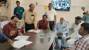 प्रभारी कलेक्टर नमः शिवाय अरजरिया ने किया ईवीएम वेयर हाउस का निरीक्षण