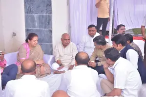 खाद्य मंत्री श्री राजपूत एवं पूर्व मंत्री श्रीमती चिटनिस ने सुश्री सुरभि खंडेलवाल को श्रद्धांजलि दी